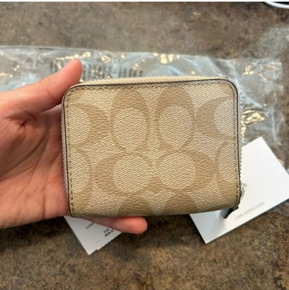 Coach compact wallet - Picture 6 of 9